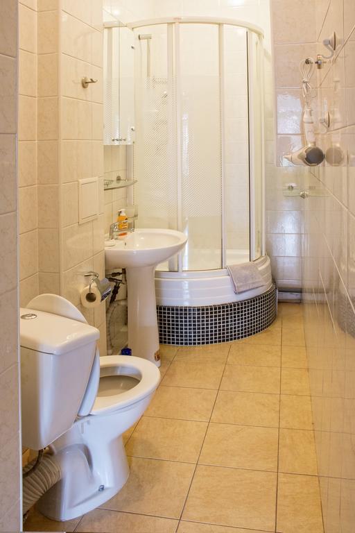 Kyiv Apartment In The City Center On Turgenevskaya Street 外观 照片